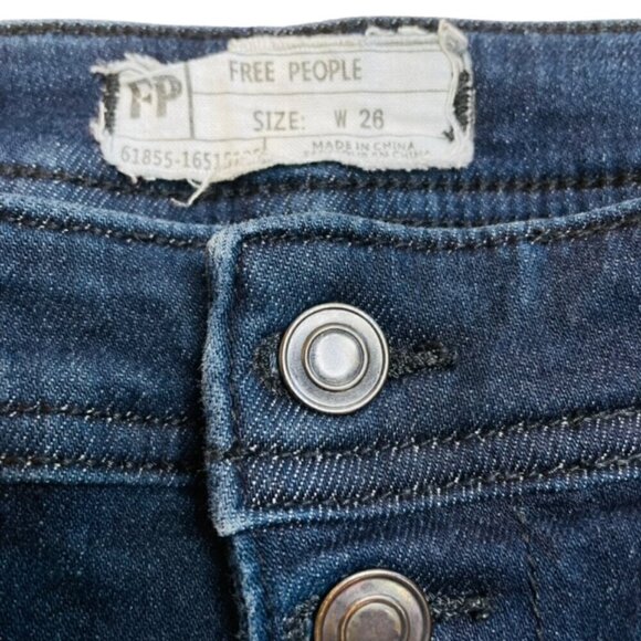 FREE PEOPLE Button Fly Flare Leg Jeans - Size 26 - Picture 6 of 7